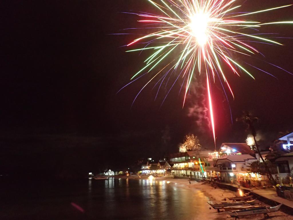 Scandi Divers Puerto Galera Bagian luar foto